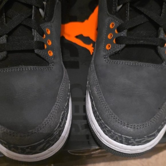 Jordan 3 Retro "Fear" - Picture 7 of 12